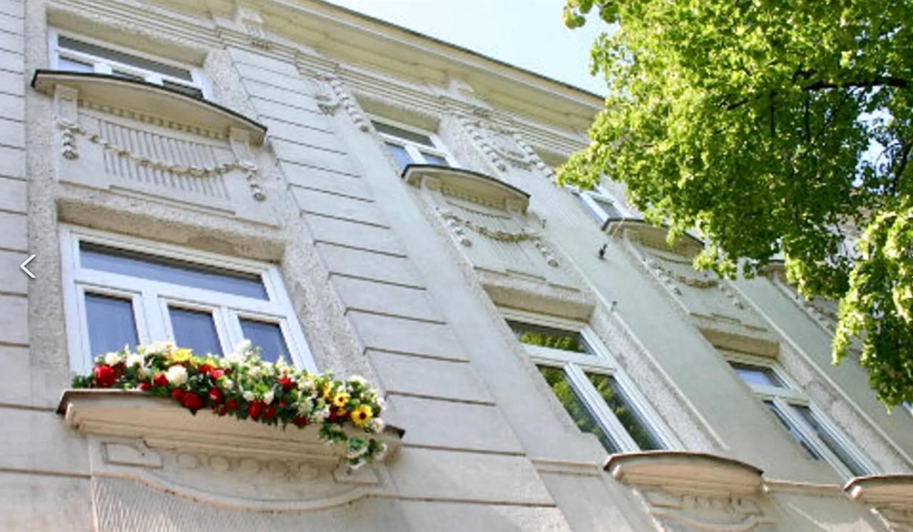 Suite Apartment Jedlesee Vienna Exterior photo